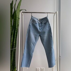 TOPSHOP | Raw Hem Straight Leg Jeans W28 L30